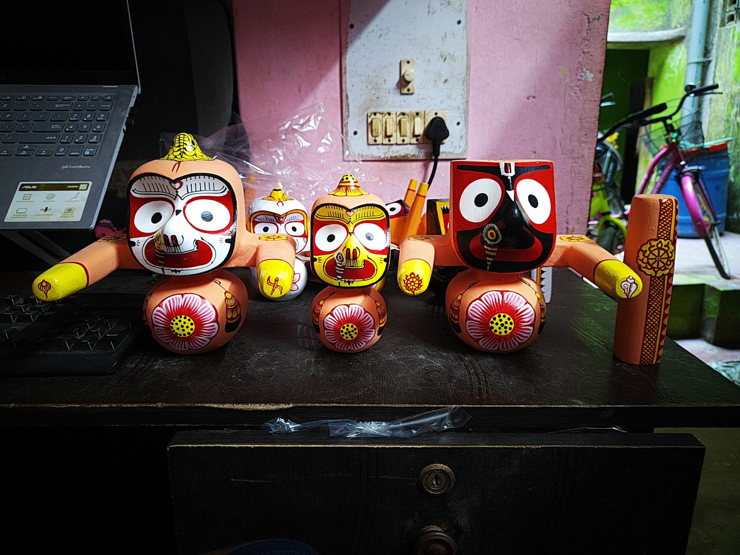 Pure Neem Wood Jagannath, Balabhadra, Subhadra, Sudarshan Idol (6 Inch)(Pack of 4,Multicolor)