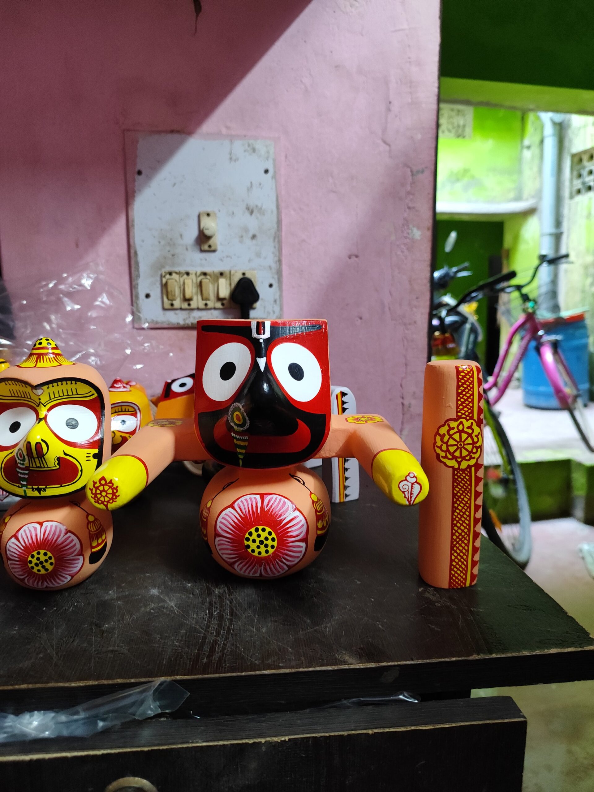 Pure Neem Wood Jagannath, Balabhadra, Subhadra, Sudarshan Idol (6 Inch)(Pack of 4,Multicolor) - Image 4