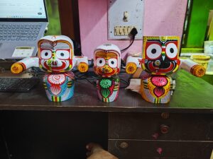 Neema wood 8inch idol set